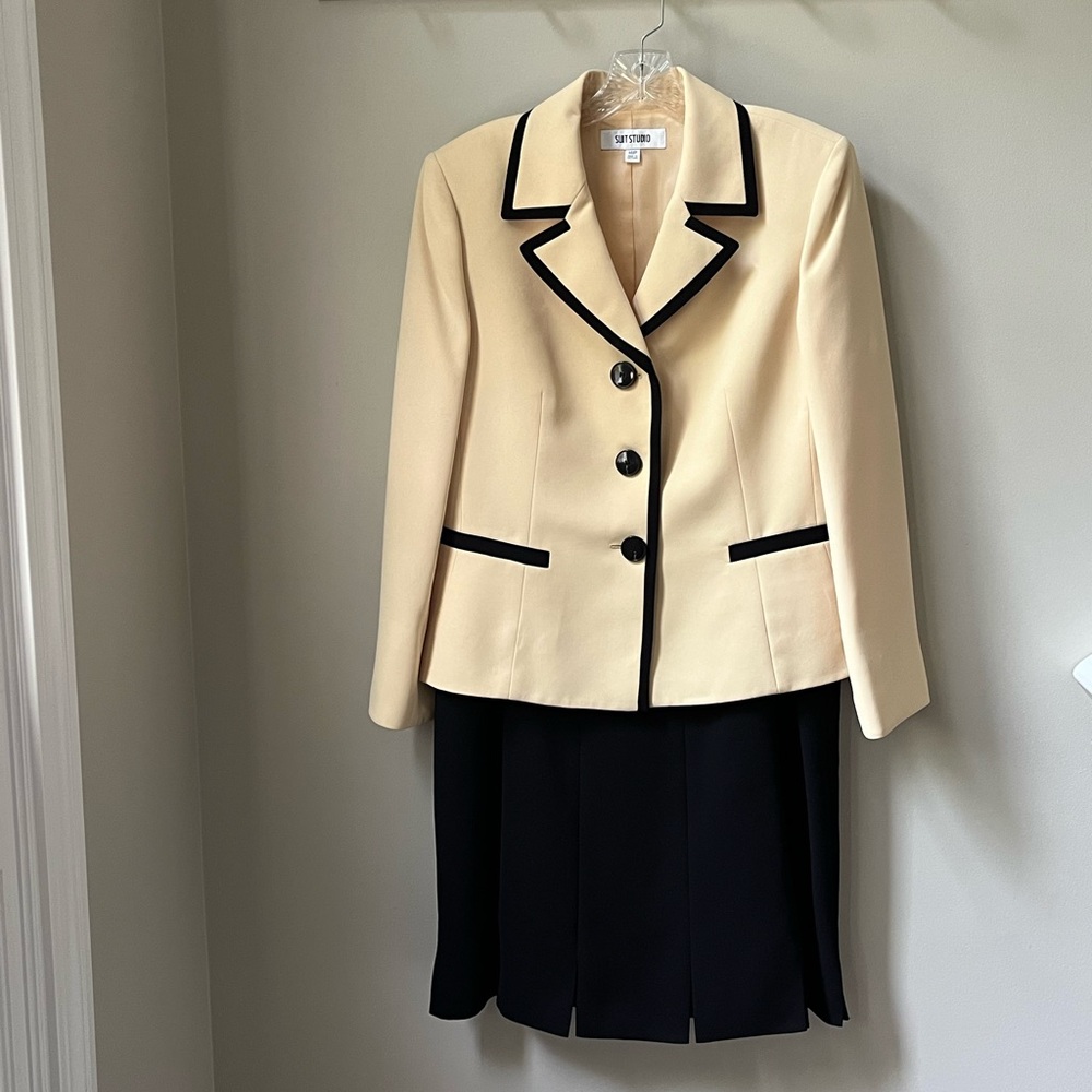 Suit Studio Yellow and Black Blazer and matching skirt.